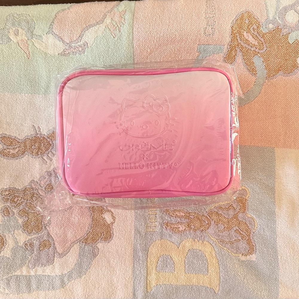 Hello Kitty Cosmetic Bag - Picture 2 of 3